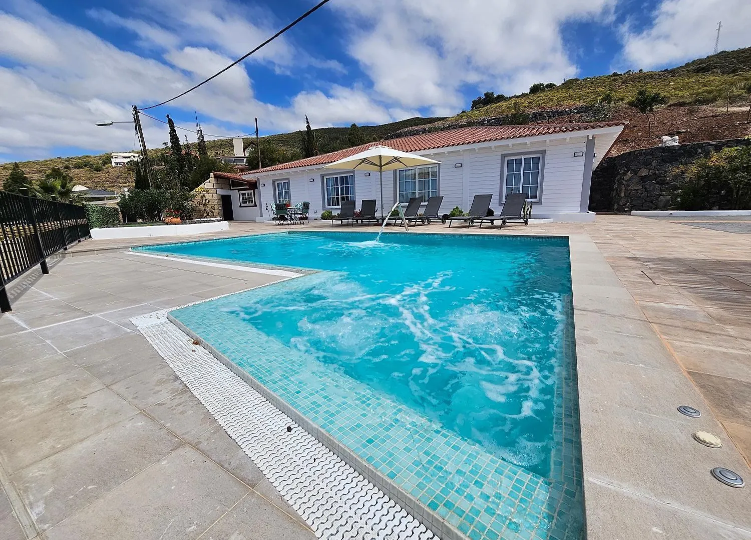 Villa La Paz Con Piscina Y Yacuzzy Integrado Costa Adeje